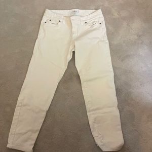 NEVER WORN VINEYARD VINES WHITE ANKLE JEANS
